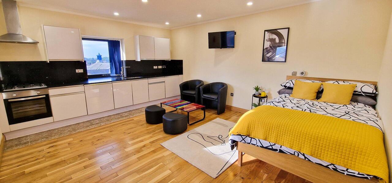 Premier Deluxe Studio student flat in Nottingham near NTU